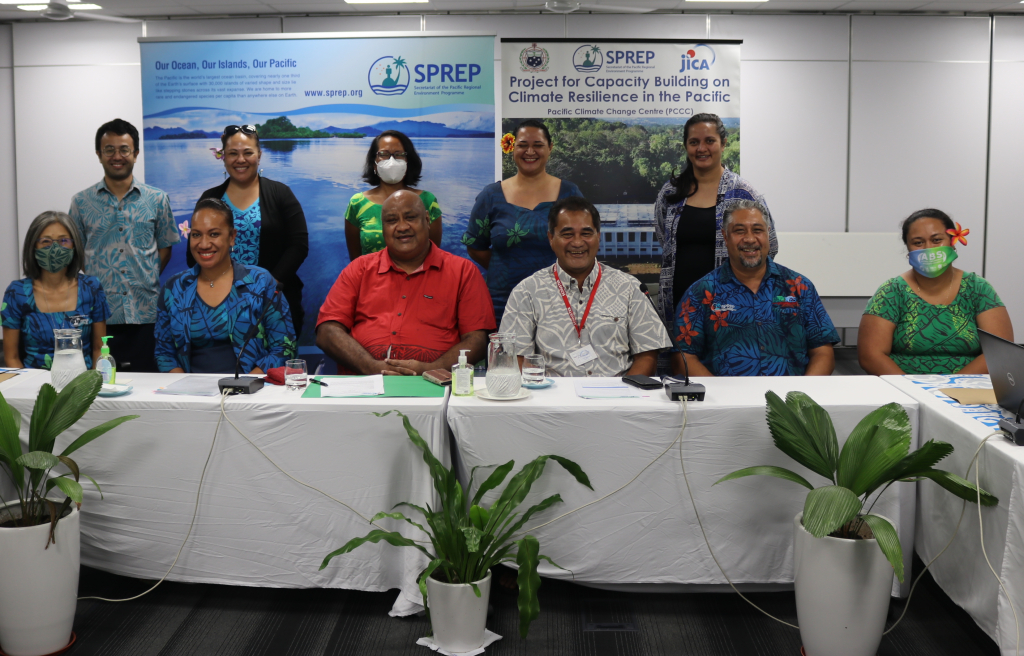 Minister Toeolesulusulu and participants at SPREP